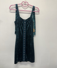 FOREVER 21 Women s Green Velvet Scoop Neck St...