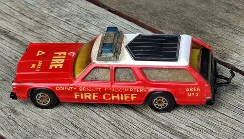 Matchbox Dodge Monaco Estate Fire Chief Red Toy Car Super Kings K-67-68