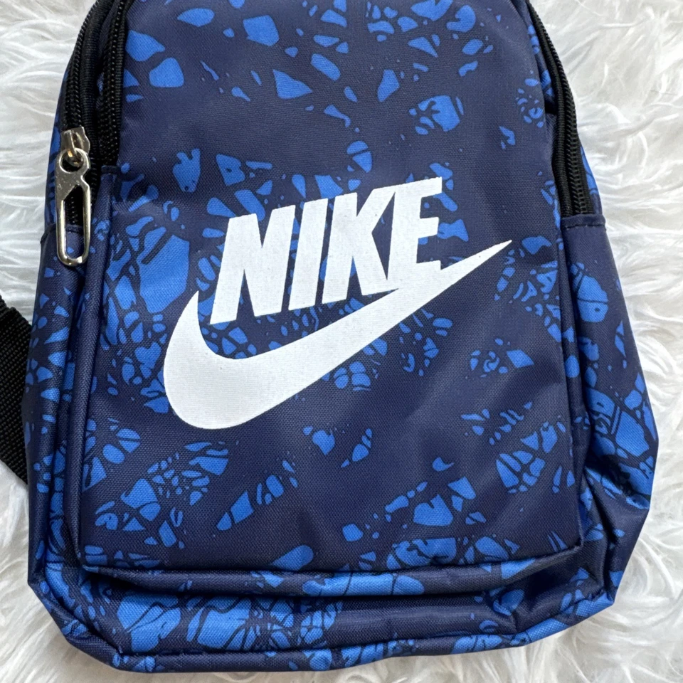 Nike Unisex Bolso Bandolera Mochila Escuela Bolso de Hombro Azul Gráfico Nuevo Foto 2 de 4