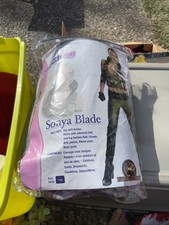 Secret Wishes Sonya Blade Top With Badge Pant...