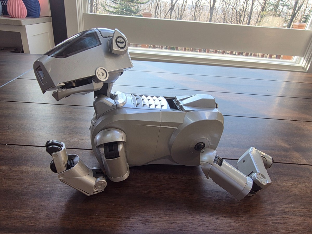 Sony AIBO Ers-111 Robot Dog Entertainment Limited Edition 1999
