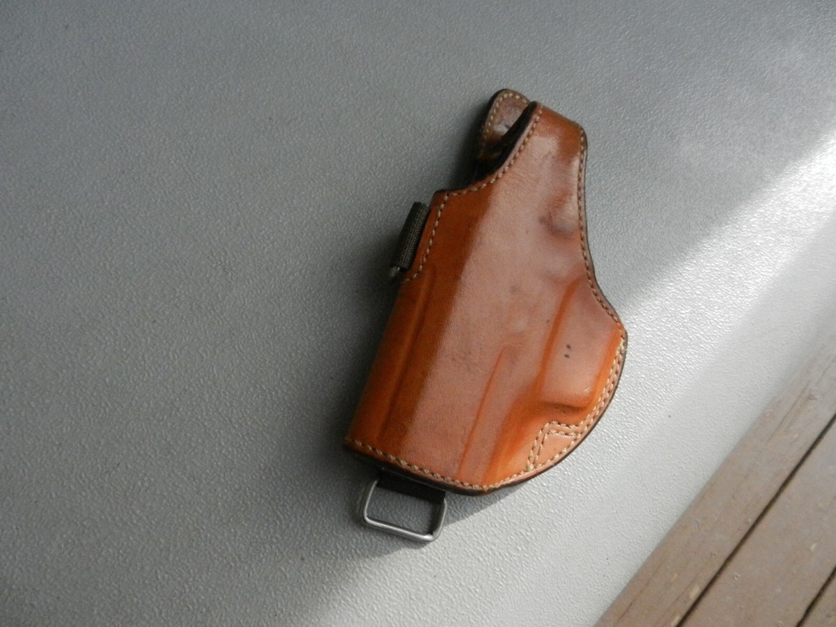 Bianchi #220 S & W 5906 & Sig sauer P-226 Holster No Elastic Just
