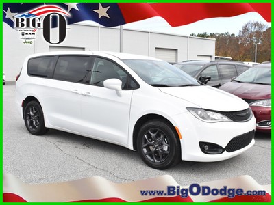 2020 Chrysler Pacifica Touring 2020 Touring New 3.6L V6 24V Automatic FWD Minivan/Van