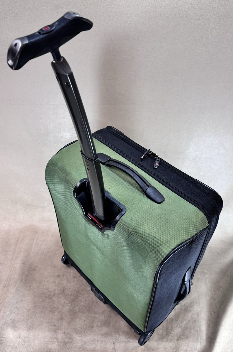 Victorinox Werks Traveler 4.0 Upright 24” Expandable Suitcase