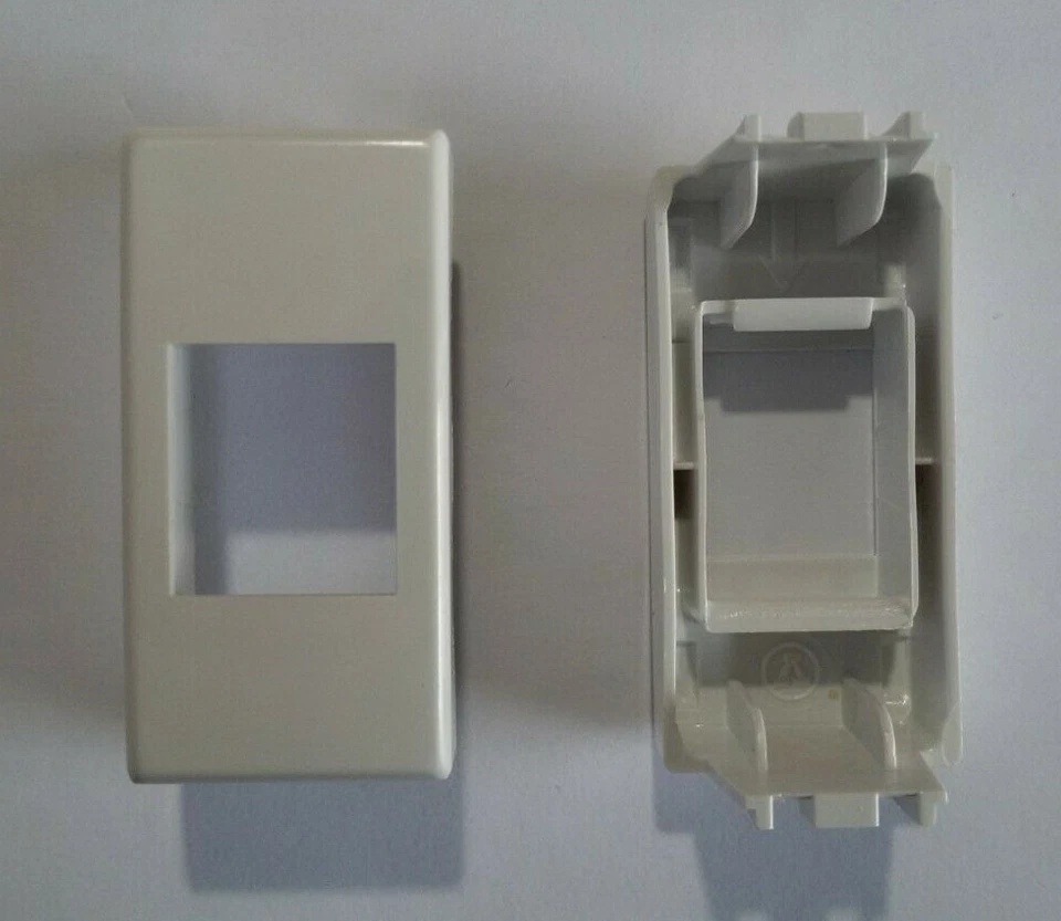 presa compatibile Bticino luna dati, telefono, HDMI, USB TV sat colore bianco - Immagine 2 di 2