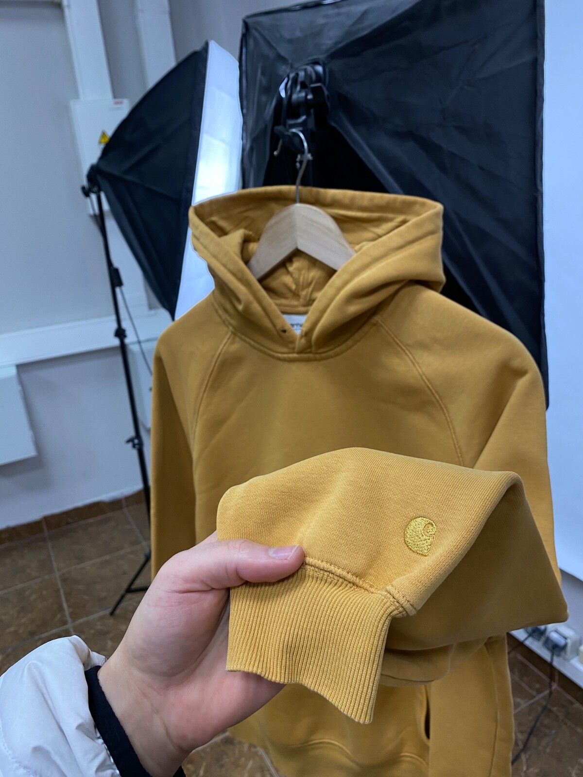🇺🇸 Y2K Carhartt WIP Hoodie Rare Retro Hype size S color Yellow