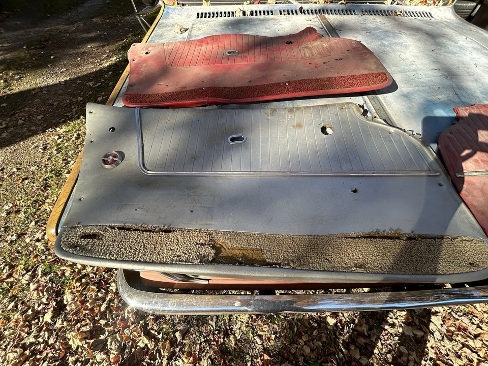 Painéis de porta Chevrolet Corvette 1963–1964 - Imagem 3 de 4