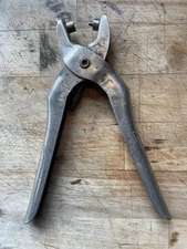 John Dritz & Sons SNAP FASTENERS EYELET SNAP PUNCH GRIP USA