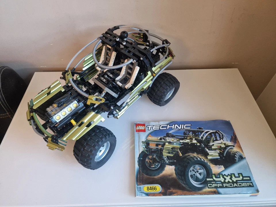 LEGO Technic 8466 4x4 Off Roader, photo 1 of 5