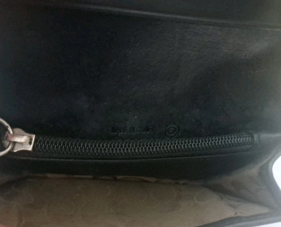 Carteira Feminina Vintage COACH Preta Legacy Leatherware 3 em 1 Dobrável 4”X6” - Imagem 4 de 4