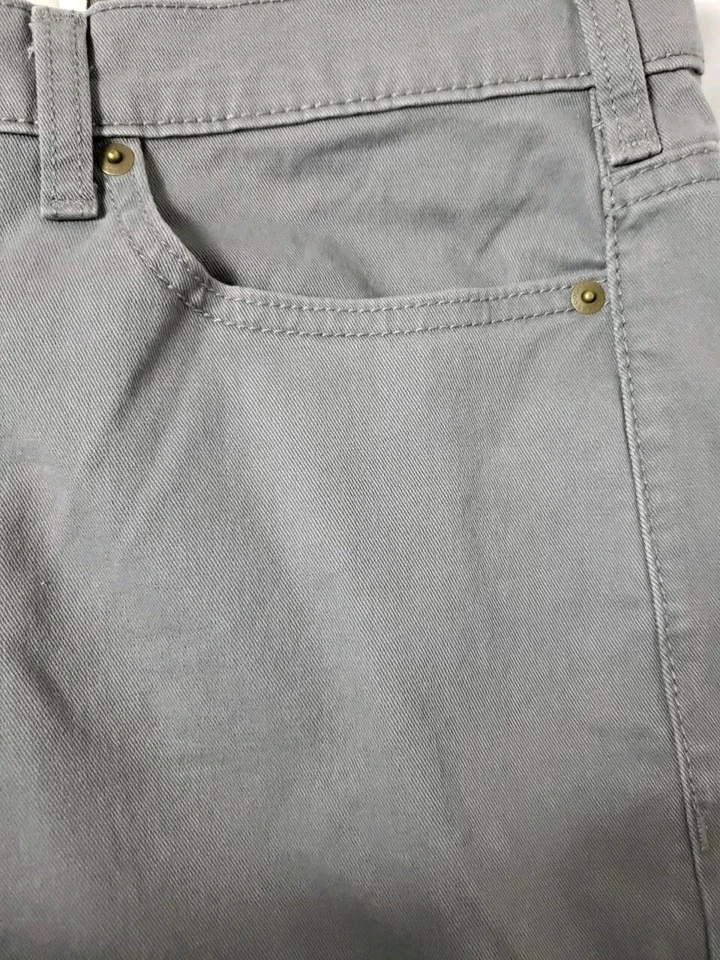LEVI STRAUSS & CO DOCKERS MEN'S GRAY STRAIGHT FIT 5 POCKET 98 % COTTON 34W 34L - Image 3 of 4