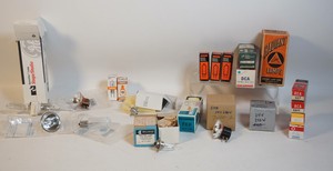 Großes Vintage Konvolut Röhren Tubes Lampen usw. für ...