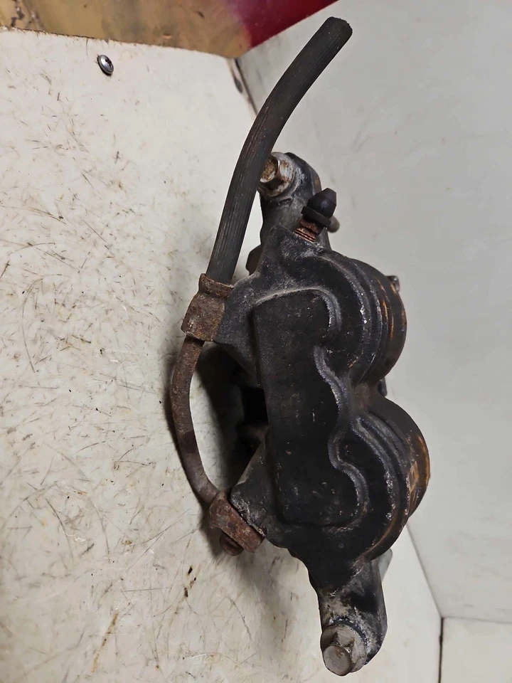 06-09 GMC ENVOY BLAZER 4,2 L Pinza delantera derecha con soporte lado pasajero Rh OEM Foto 3 de 4