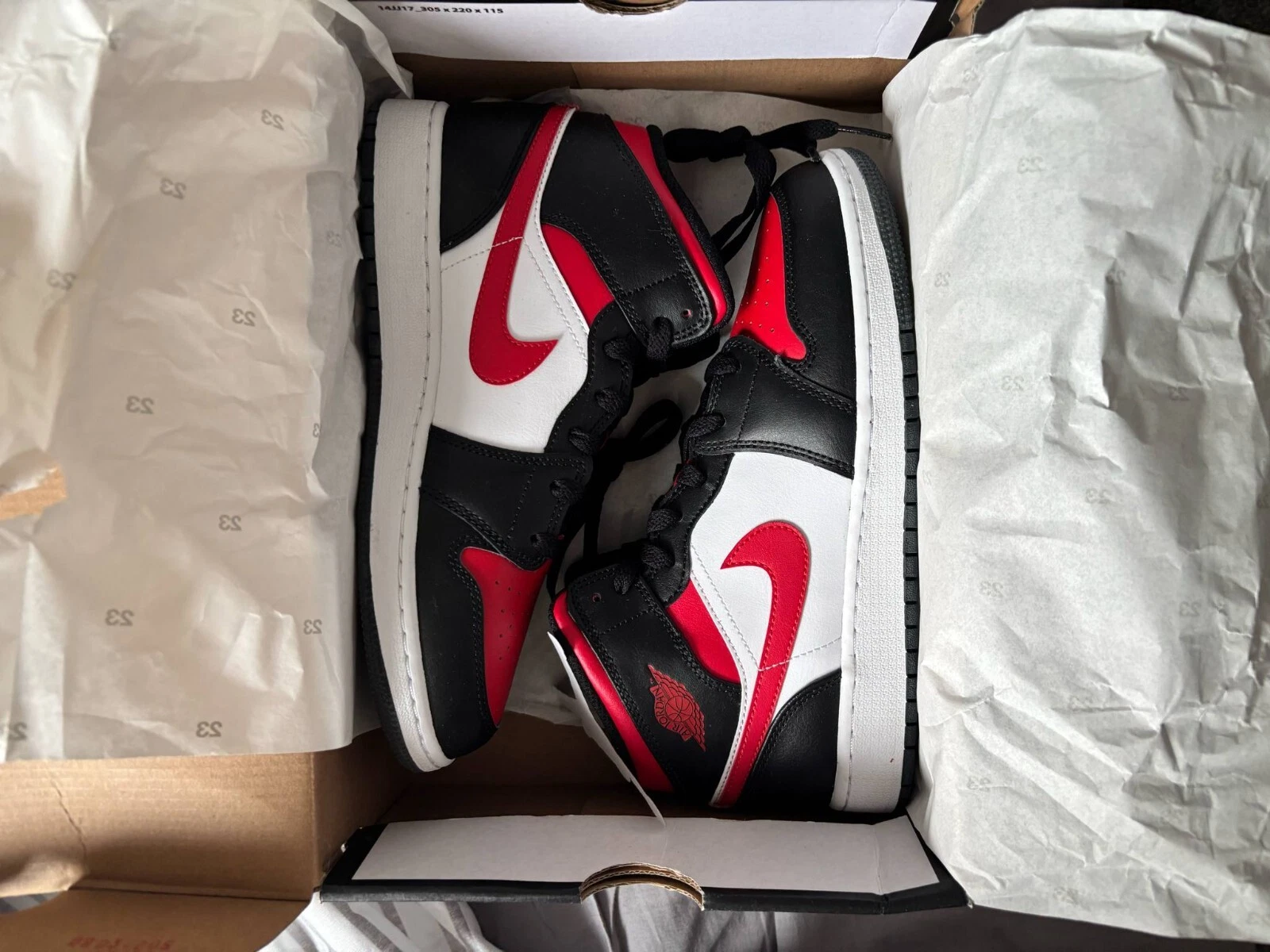 Nike Jordan 1 Mid Fire Red Bred Toe GS UK6 US7Y EU40 554725079 NUOVISSIME