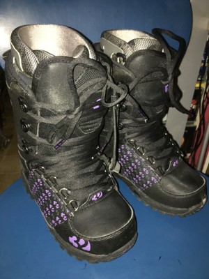 32 womens snowboard boots