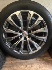Original Factory Gmc Yukonsierra 22in Wheels And Tires Like New