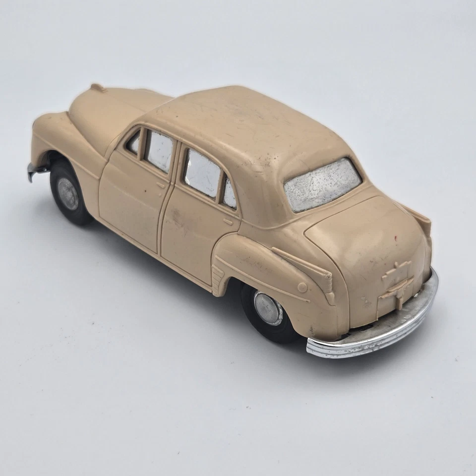 1949 Dealer Promotion TAN PLYMOUTH 1/25 SCALE PLASTIC WIND-UP TESTED, SEE VIDEO - Image 3 of 4
