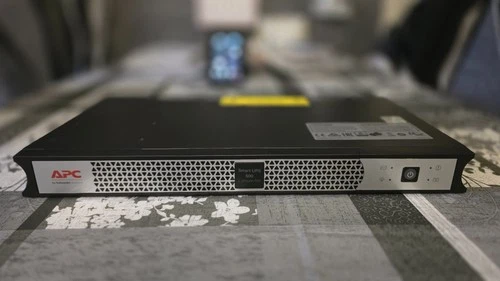 APC Smart-UPS SMARTCONNECT