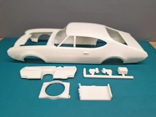 Revell AMT Ertl Monogram MPC 1/25 Scale Model Parts 1969 Cutlass 442 Body W-30