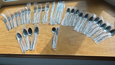 33 Pc. Customcraft CUS6 Stainless Flatware 4/5 Pc Set Forks, Spoons, Knives +