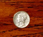 1942-D  SILVER MERCURY DIME - GRADES "EXTRRMRLY FINE"