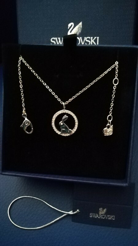 Pendentif lapin Swarovski collier ajustable en cristal pour illuminer vos tenues