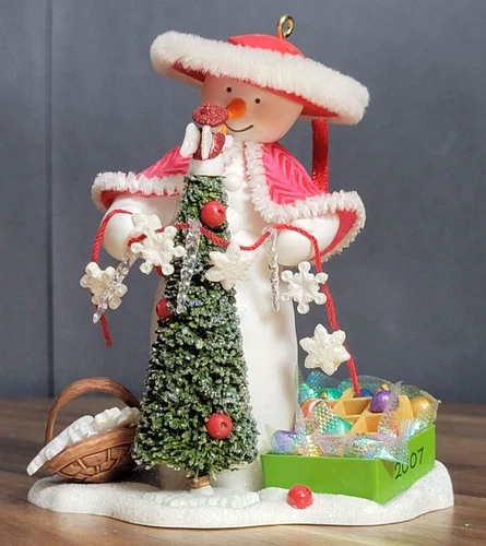 2007 Hallmark Keepsake Ornament "Decorating Snow Lady" Snowman