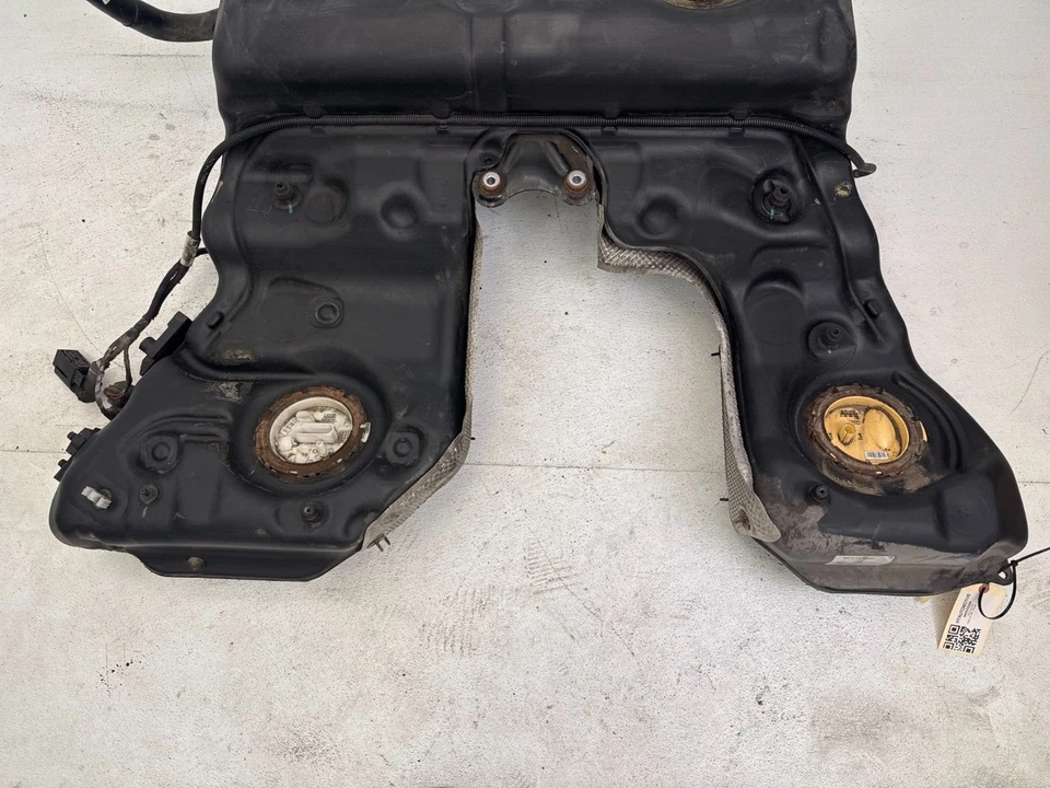 Audi A8L Quattro 2011-2018 depósito de combustible de gasolina OEM Foto 4 de 4