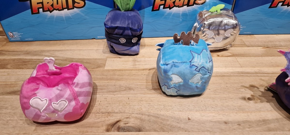Blox Fruits S3 – Peluche Fruit Mystère 10 Cm à Collectionner – Durable, Broderie, Colorée – Inclut Mystery DLC Et Premium DLC – Cadeau Fan