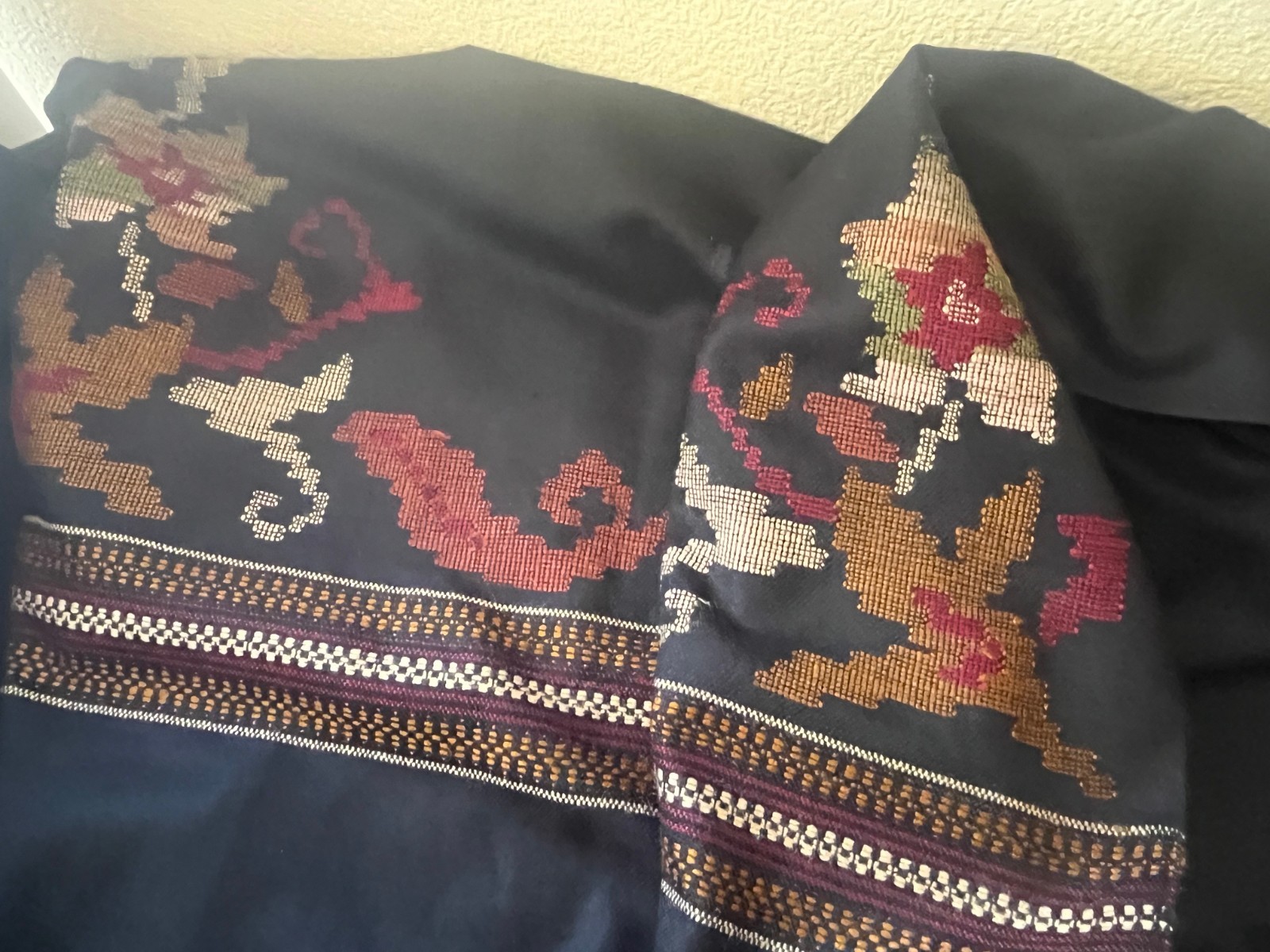 Black Wool Patterned Shawl/Wrap/Throw  Ethnic Loo… - image 1