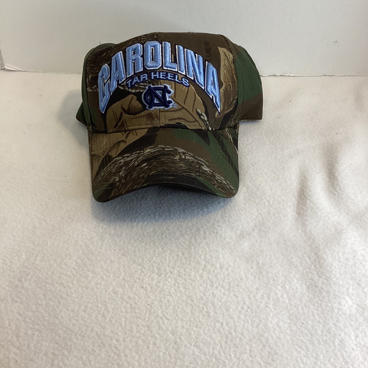 North Carolina Tar Heels Camo Baseball Cap NWOT” Colosseum  display picture 1