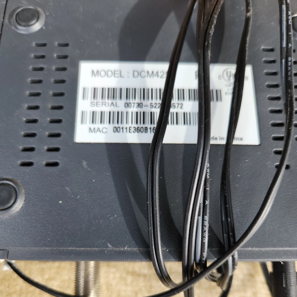 RCA DCM425 Digital Broadband Cable Modem with power cord - Image 4 of 4