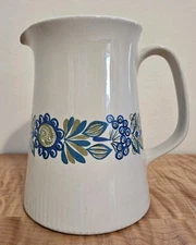 VINTAGE FIGGJO FLINT NORWAY PITCHER / JUG, TURI GRAMSTAD OLIVER, 6-3/4 INCHES