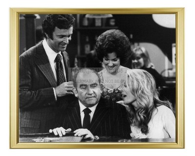 ED ASNER SHEREE NORTH DATING SCENE TELEVISION 1975 8X10 GOLD FRAMED PHOTO