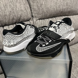 Nike KD VII (7) BHM size 9.5 NIB black white gray NIKE KD VII 7 BLACK HISTORY MONTH BHM BASKETBALL SHOES 37.5  main image 2