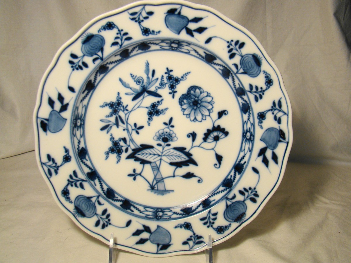 19th c Meissen Blue Onion Pattern Porcelain Plate 9 1/2