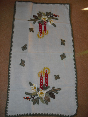 Weihnachtsläufer 47x90cm Leinen mit Wolle bestickt Handarbeit TOP Zustand !!!
