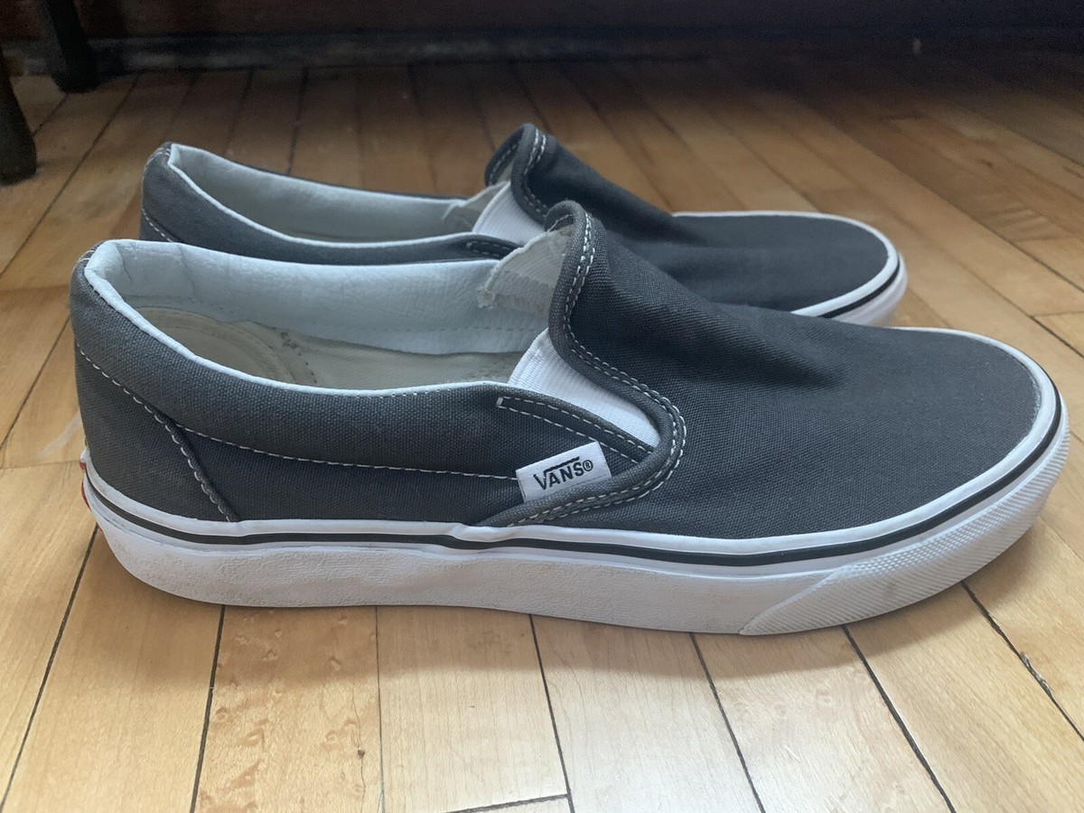 Vans Slip-On Canvas Loafers in Light Gray Canvas Classic Slip-On Shoes in Grey| Vans UK main image 2