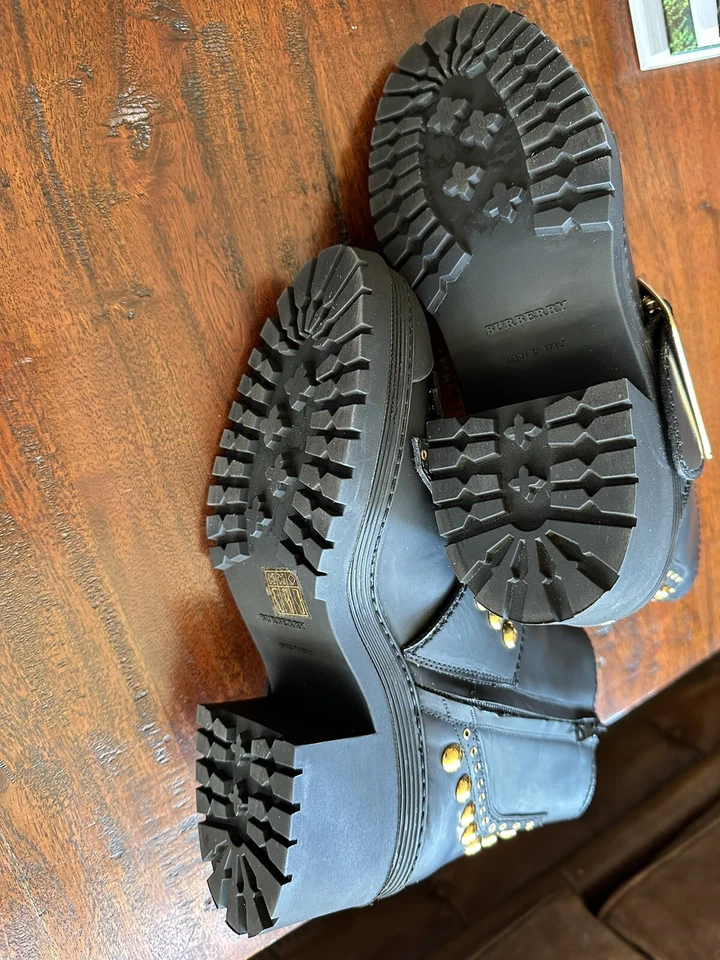 NUEVO EN CAJA BOTAS BURBERRY WHITCHESTER CUERO NEGRO FLECOS ORO TACHONADO CINTURÓN Talla 38 Foto 4 de 4
