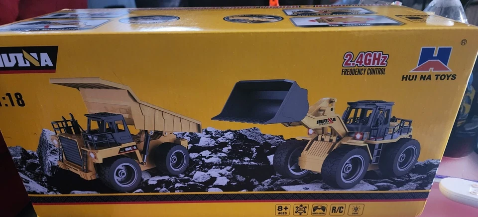 RC Dump Truck Six Channel 2.4G HUINA 1540 Construction 1/18 Alloy Toy Kid - Image 4 of 4