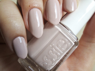 ESSIE Nail Shade Topless and Barefoot 665 Full Size Neutral Color Classic NEW