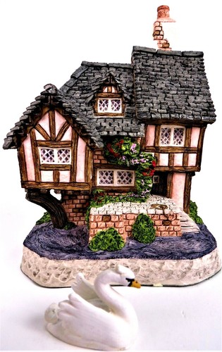 "Swan Upping Cottage" David Winter - Collectors Guild Piece #14 August 1993 EUC - Picture 3 of 12
