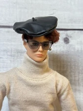 Zuru Mini Brands - Black Beret for 1/6 doll (Barbie, Integrity Toys, Momoko)