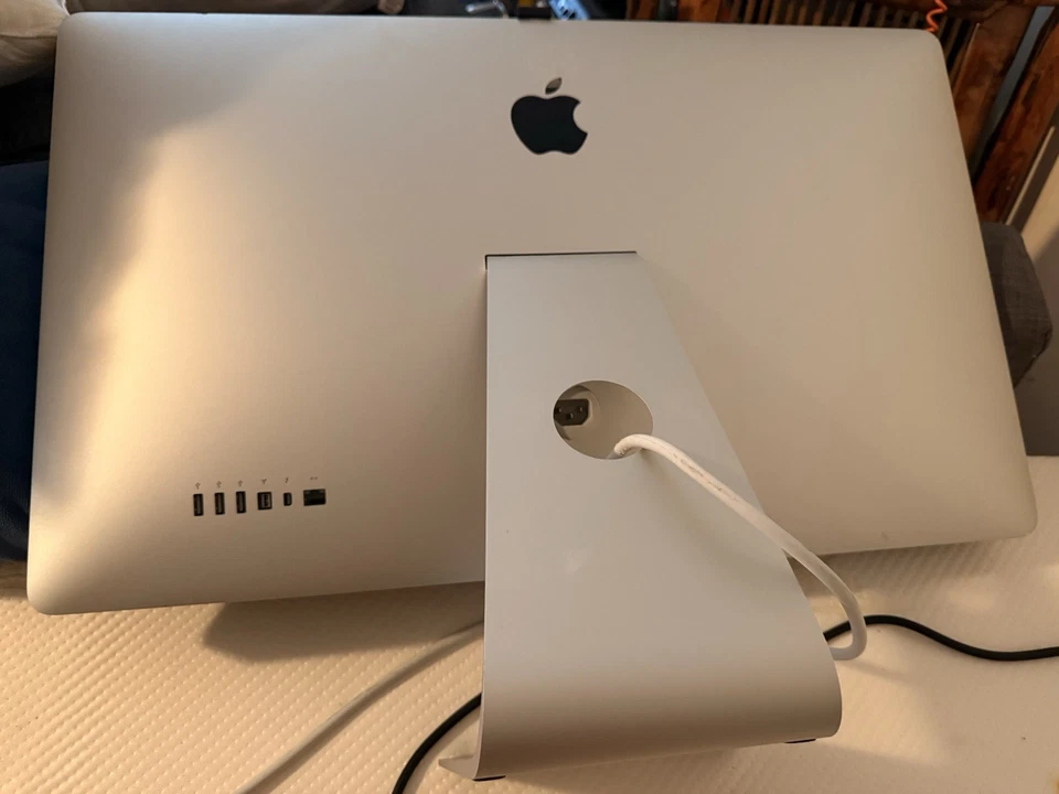 🌟Apple Thunderbolt A1407 27" Widescreen Monitor - Silver🌟 - Image 3 of 4