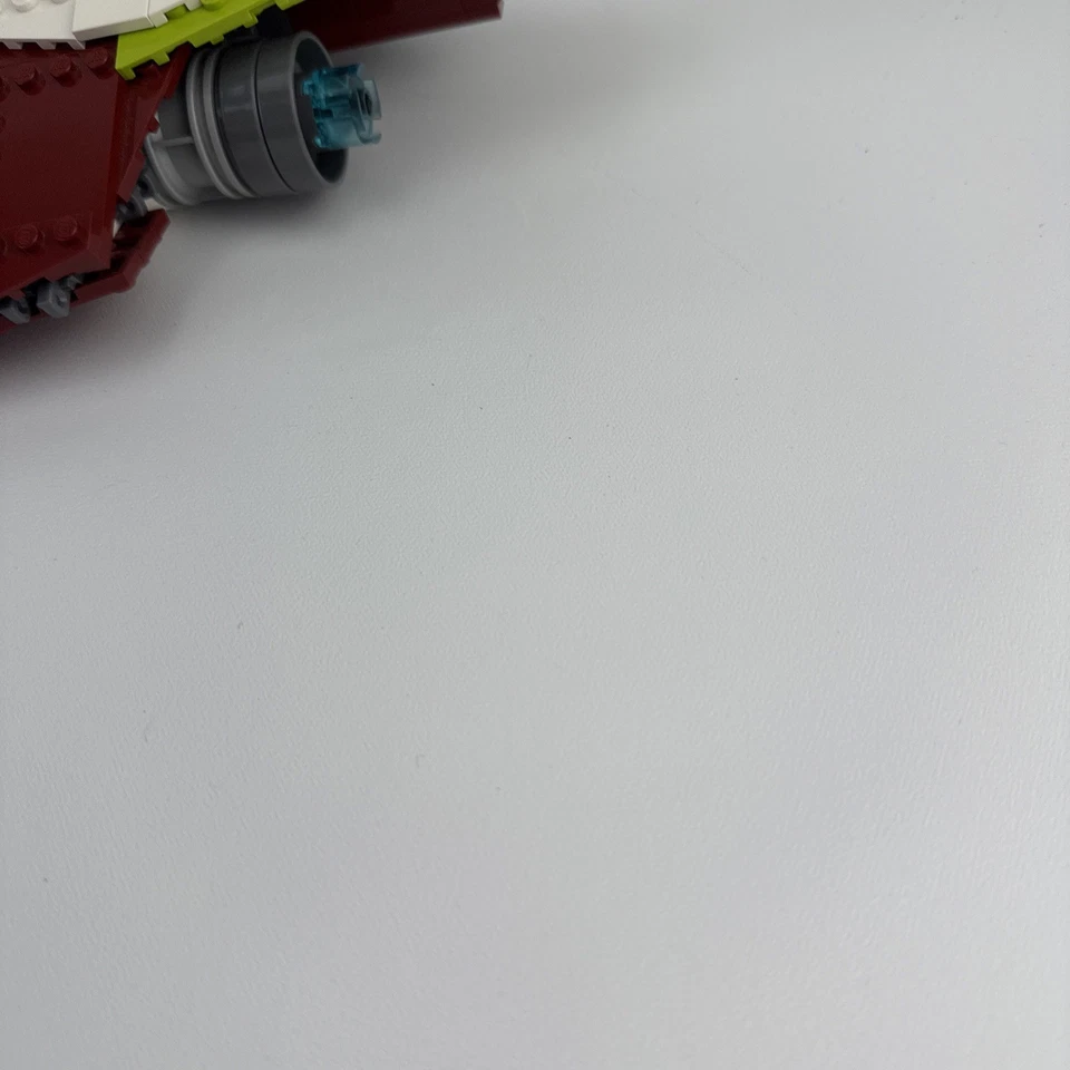 LEGO UCS Star Wars: Obi-Wan's Jedi Starfighter(10215) Complete but missing stand - Image 2 of 4