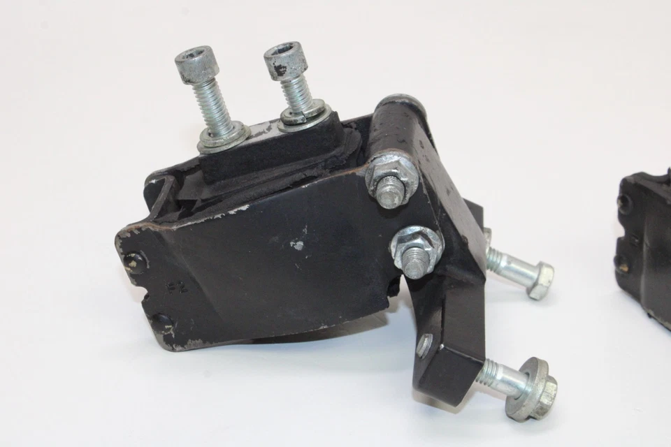 2006 HARLEY-DAVIDSON DYNA WIDE GLIDE FXDWGI OEM MOTOR MONTAGEM SUPORTE DE MOTOR PAR - Imagem 2 de 4