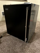 Perlick 24" Black ADA Compliant Single Door Undercounter Refrigerator 