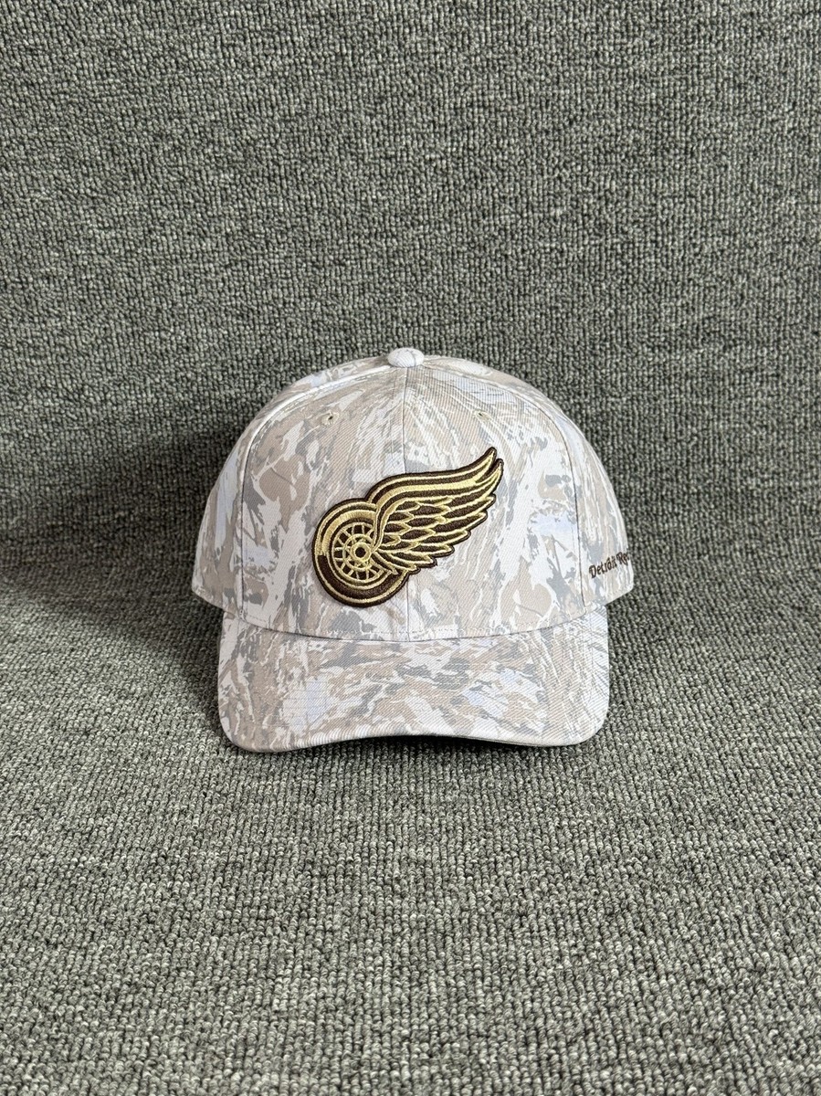 Mitchell & Ness Detroit Red Wings Snapback Camo Hat Curved Brim