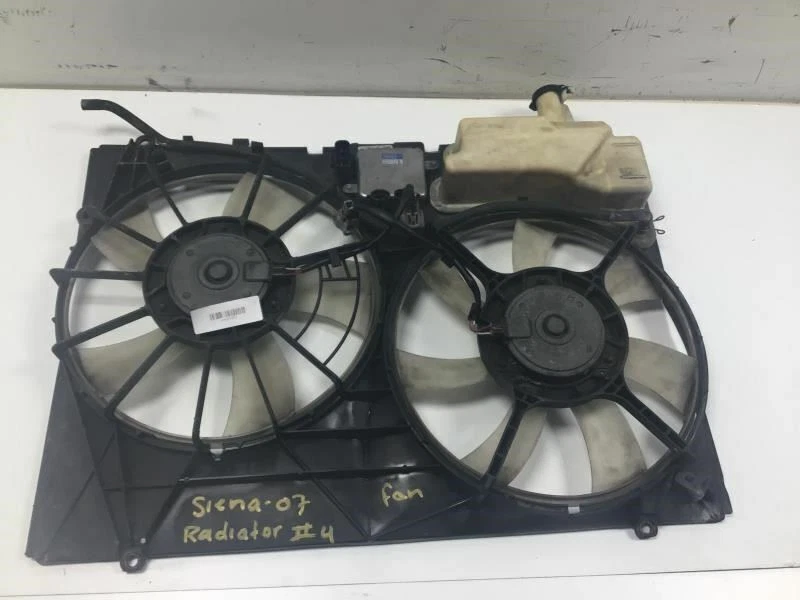 Toyota Sienna 2007 2010 radiador 2 ventiladores de fábrica Foto 2 de 4