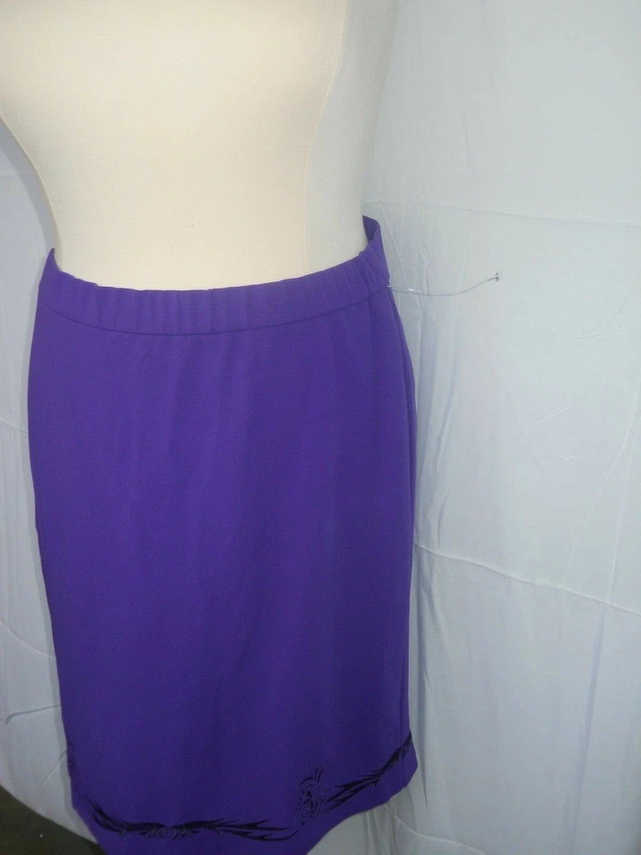 Falda midi floral bordada púrpura Catherines tallas grandes 0X,1X,2X,3X,4X (B15) Foto 2 de 4